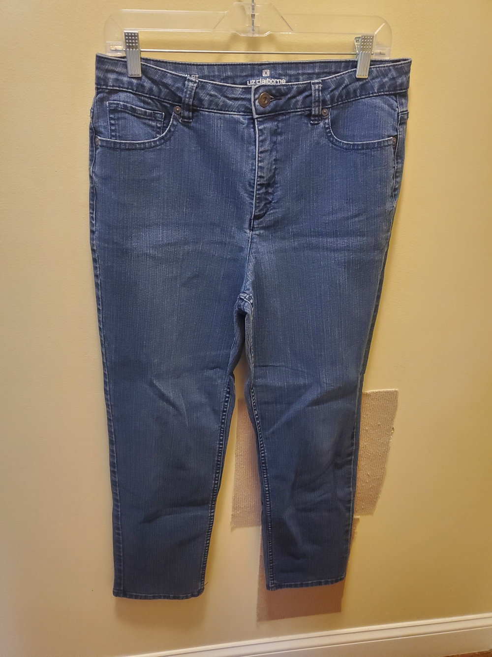 Liz Claiborne Cropped Blue Stretch Jeans